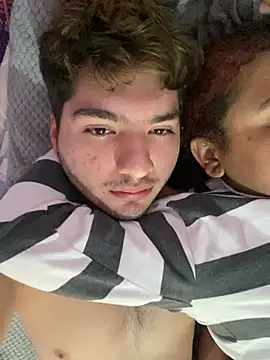 kenshi_c: διαδικτυακό σόου στην κάμερα