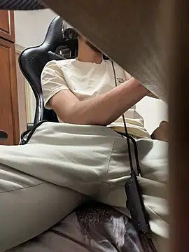 Omar472 Live XXX-Chat