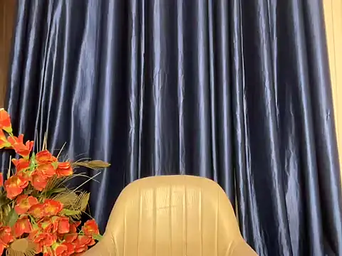 Piyyuu Show in webcam