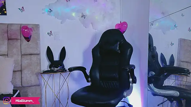 MiiaBlumm_ Live XXX Chat