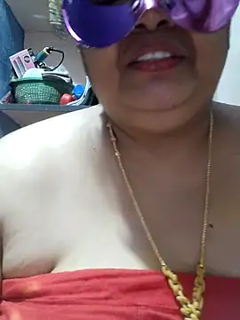 tamilthanushriのライブXXXチャット