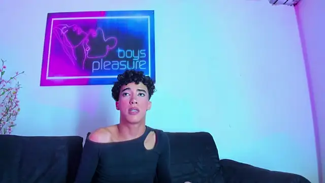 Pleasure_boys_hot Live XXX-Chat