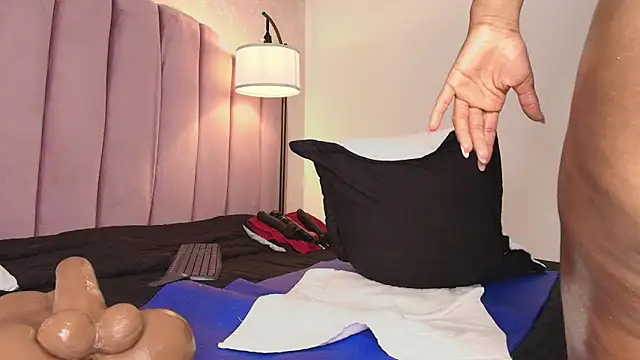 HallyBans – Naživo XXX chat