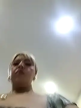 LeahMillerr's Webcam Show