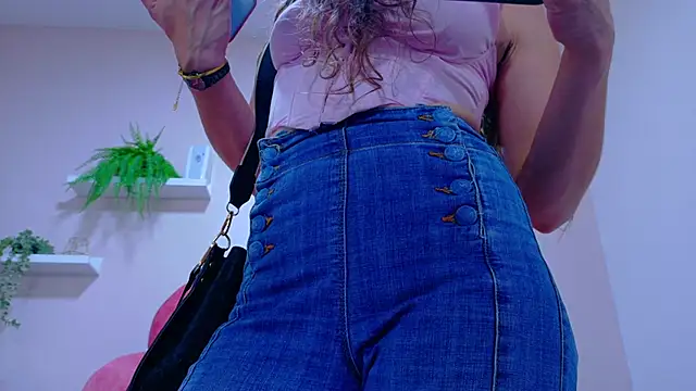 MyApril__ Adlı Modelin Canlı XXX Sohbeti