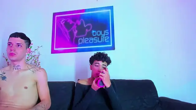 Pleasure_boys_hot Webcam Show