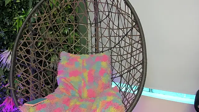 KittyVelve Adlı Modelin Canlı XXX Sohbeti