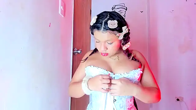 Chat +18 de Emily_Coper18 ao vivo