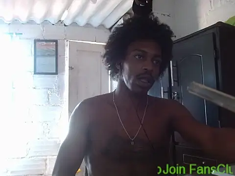 Larry-n-clouds Adlı Modelin Web Kamerası Şovu