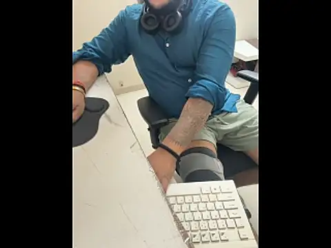 FlirtyxBoy 在線直播表演