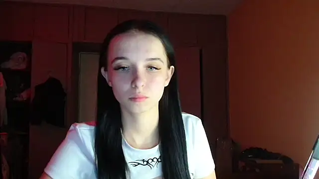 Chat XXX en directo de Emilia_Light