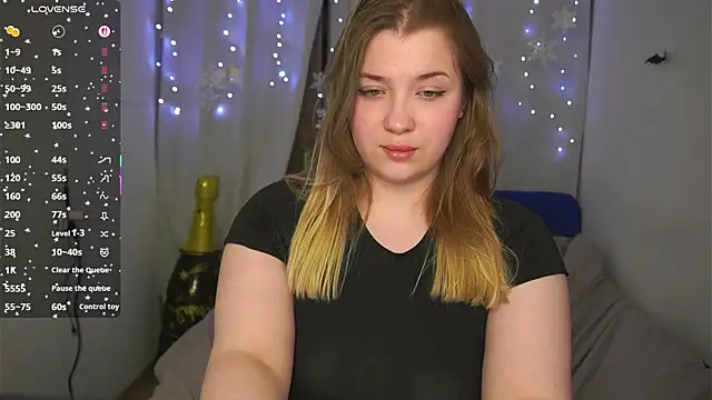 CuteSharloti 即時 XXX 聊天