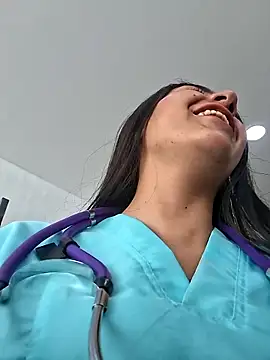 CAROLINE__07 Adlı Modelin Canlı XXX Sohbeti