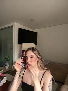 Yaii_ Adlı Modelin Canlı XXX Sohbeti