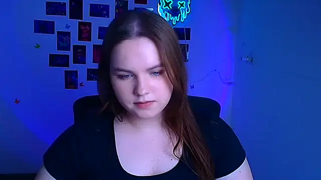 Show modela Kitty_Mia_Kitty na web-kameri