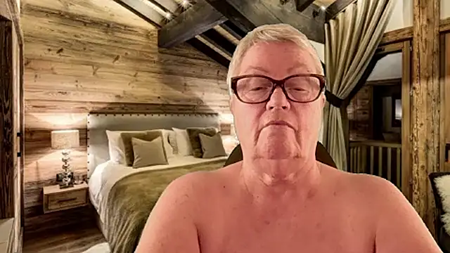 Mystery-Grandmother Webcam-Show