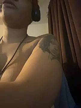 nickytheehawtie élő XXX-chatje