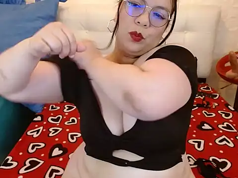 Chat +18 de Angiee_BBW ao vivo