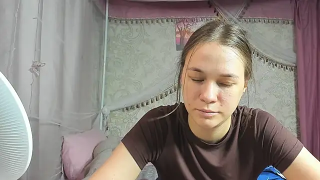 leila_bambi_'s Live XXX Chat