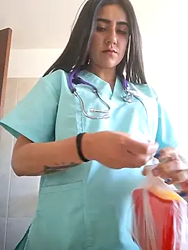 CAROLINE__07's Live XXX Chat