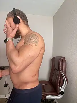 Fathero1time élő XXX-chatje