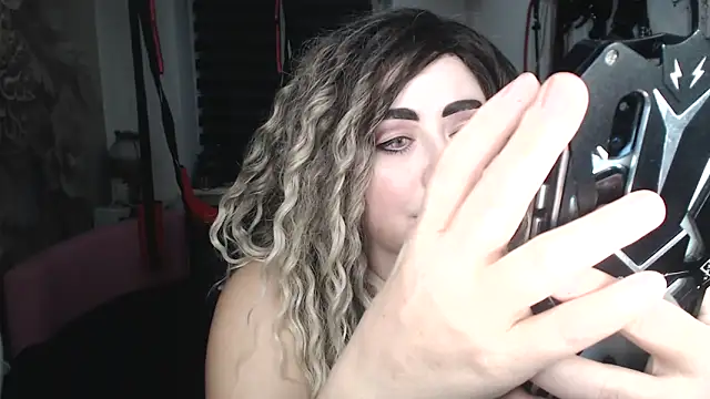 MISSwithDOLLS 现场XXX聊天