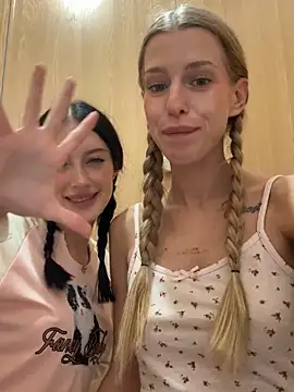 kira_mia élő XXX-chatje