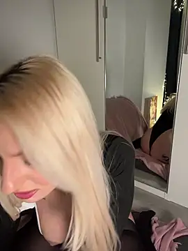 Онлайн чат XXX EllaCharm_