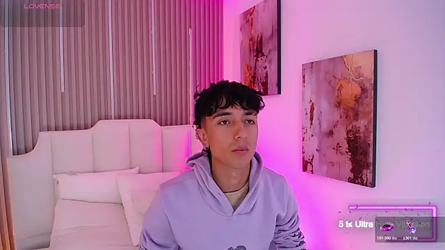 XXX chat uživo modela Aiden_Rivers_