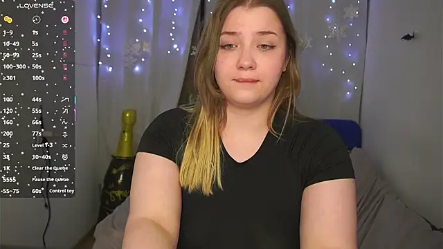 XXX chat uživo modela CuteSharloti