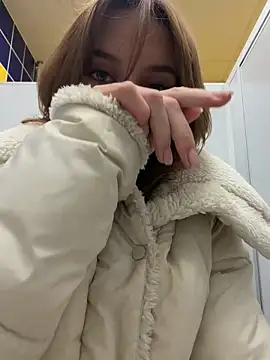 -AngelAri-'s Live XXX Chat