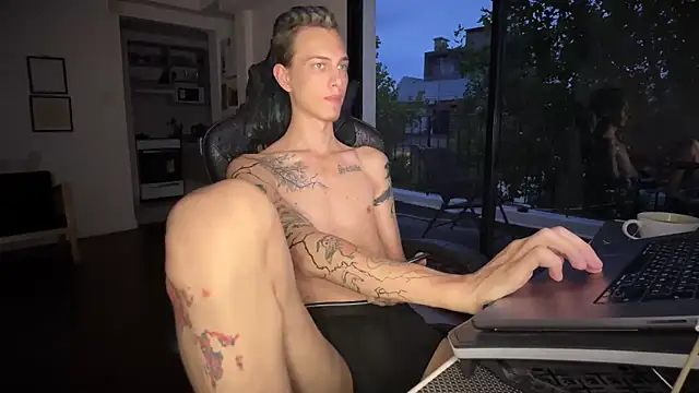 Den_BlueXx: διαδικτυακό σόου στην κάμερα