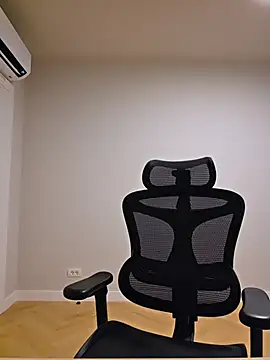 MiaRides19: онлайн-секс-чат