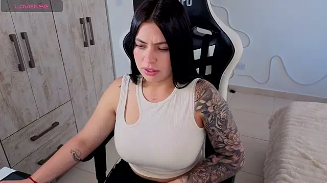 Chat +18 de Victoryyy_ ao vivo