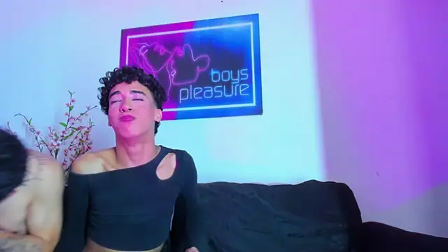 Pleasure_boys_hot Live XXX-chat