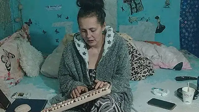 brighteyes77 Adlı Modelin Canlı XXX Sohbeti