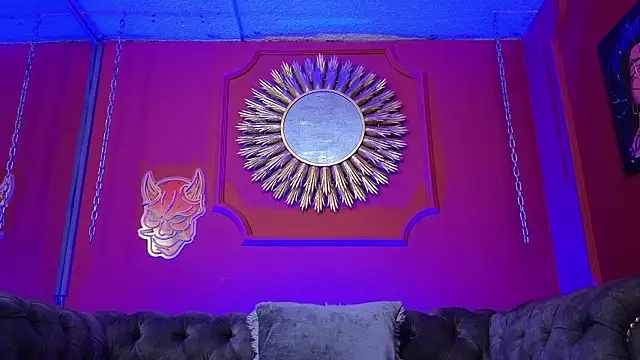 Julieta_Russell 即時 XXX 聊天