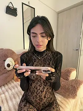 ZaraLuuv's Live XXX Chat