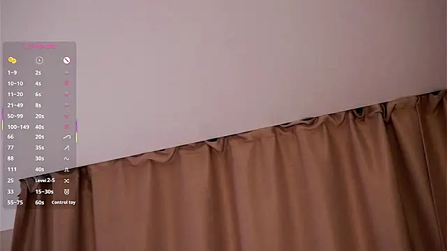 EffieHenri's Live XXX Chat