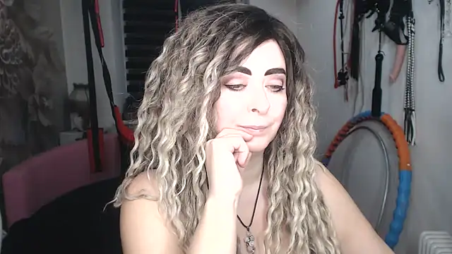 MISSwithDOLLS live XXX chat