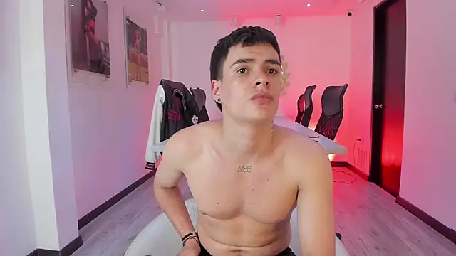 แชท XXX สดของ BenitoSaenz