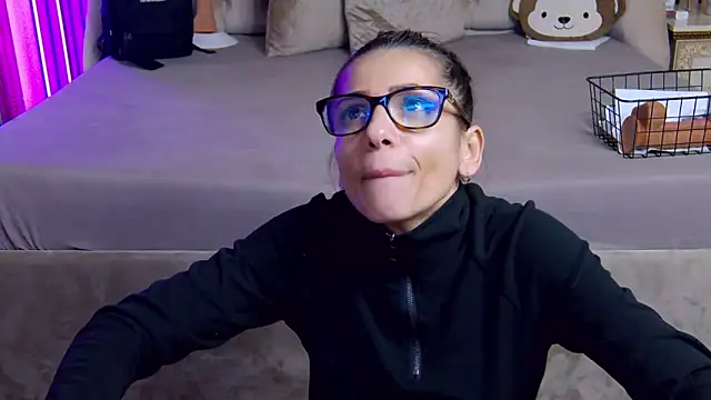 PlayfulShow Chat XXX live