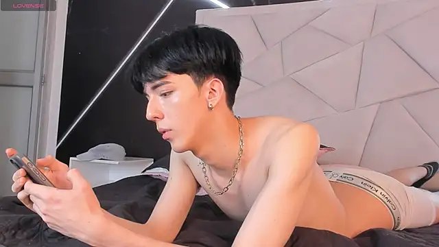 Pokazy przed kamerką – AerumChae