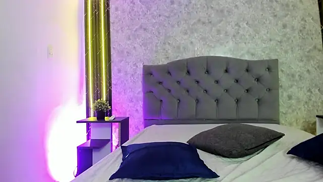 Chat XXX en directo de GiannaSlimJB