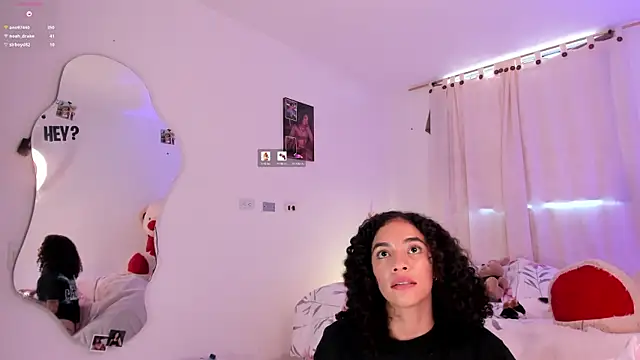 pretty_pettite's Live XXX Chat