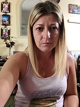 NikkiBlisss: απευθείας συνομιλία ΧΧΧ