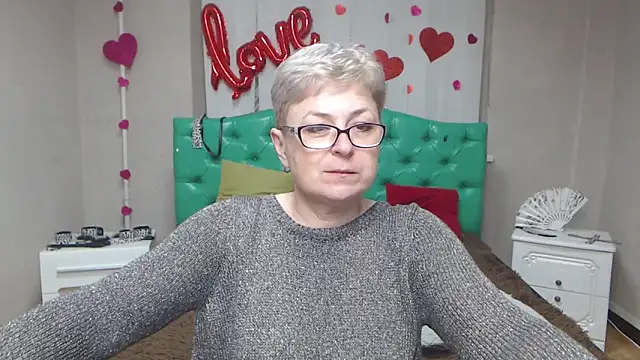 EmiliaGree's Live XXX Chat