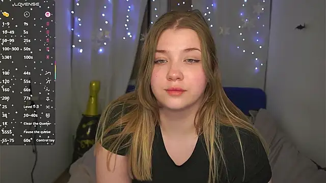 CuteSharlotiのライブXXXチャット