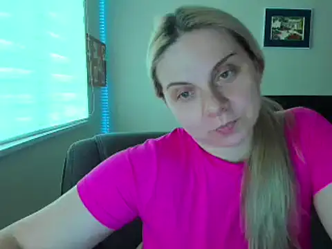 callme_iva's Live XXX Chat