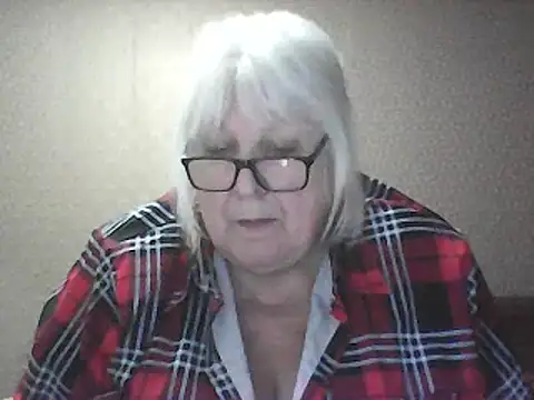 Alexia64231 Show in webcam